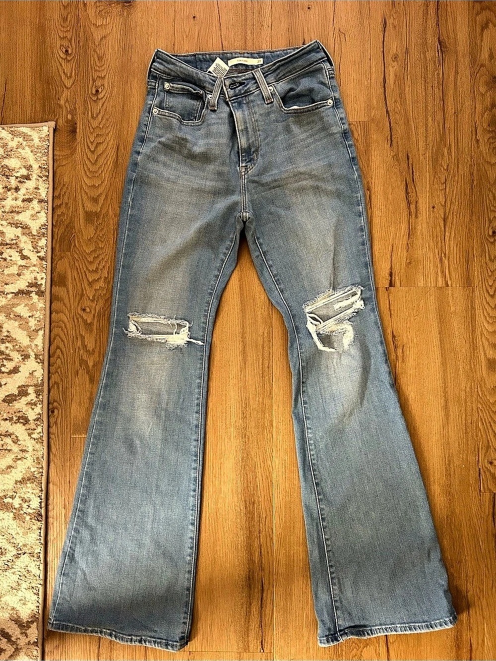 Levi’s Flare Jeans Distressed Blue Waist 27